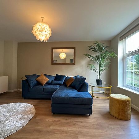 Chieveley Mews By Sarrochic Villa Sunningdale Buitenkant foto