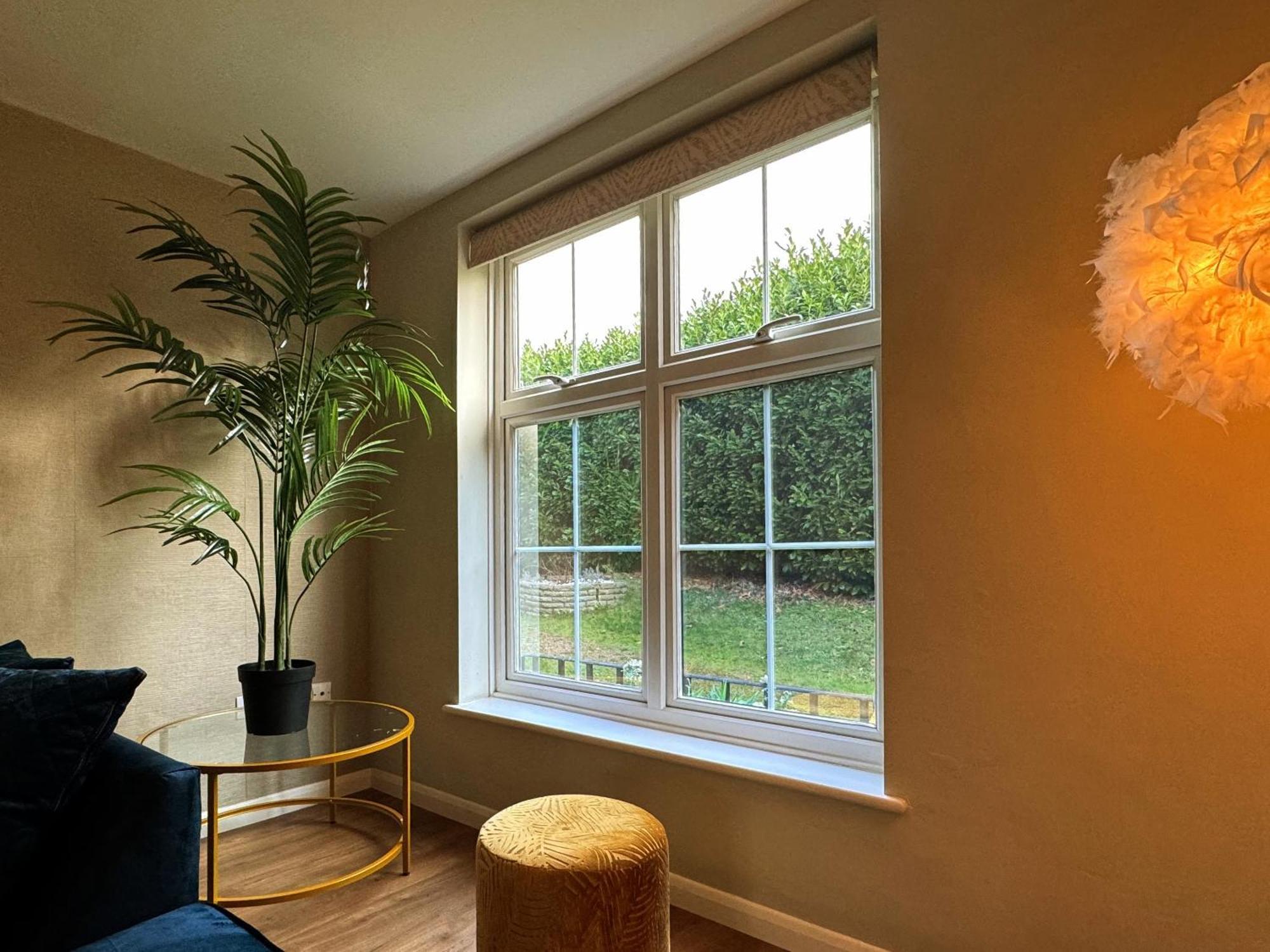 Chieveley Mews By Sarrochic Villa Sunningdale Buitenkant foto